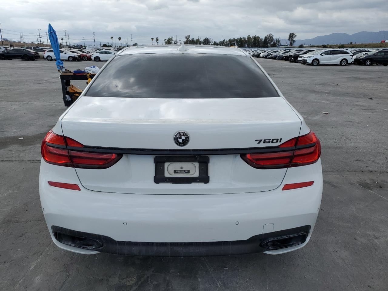 2016 BMW 750 I - Image 6