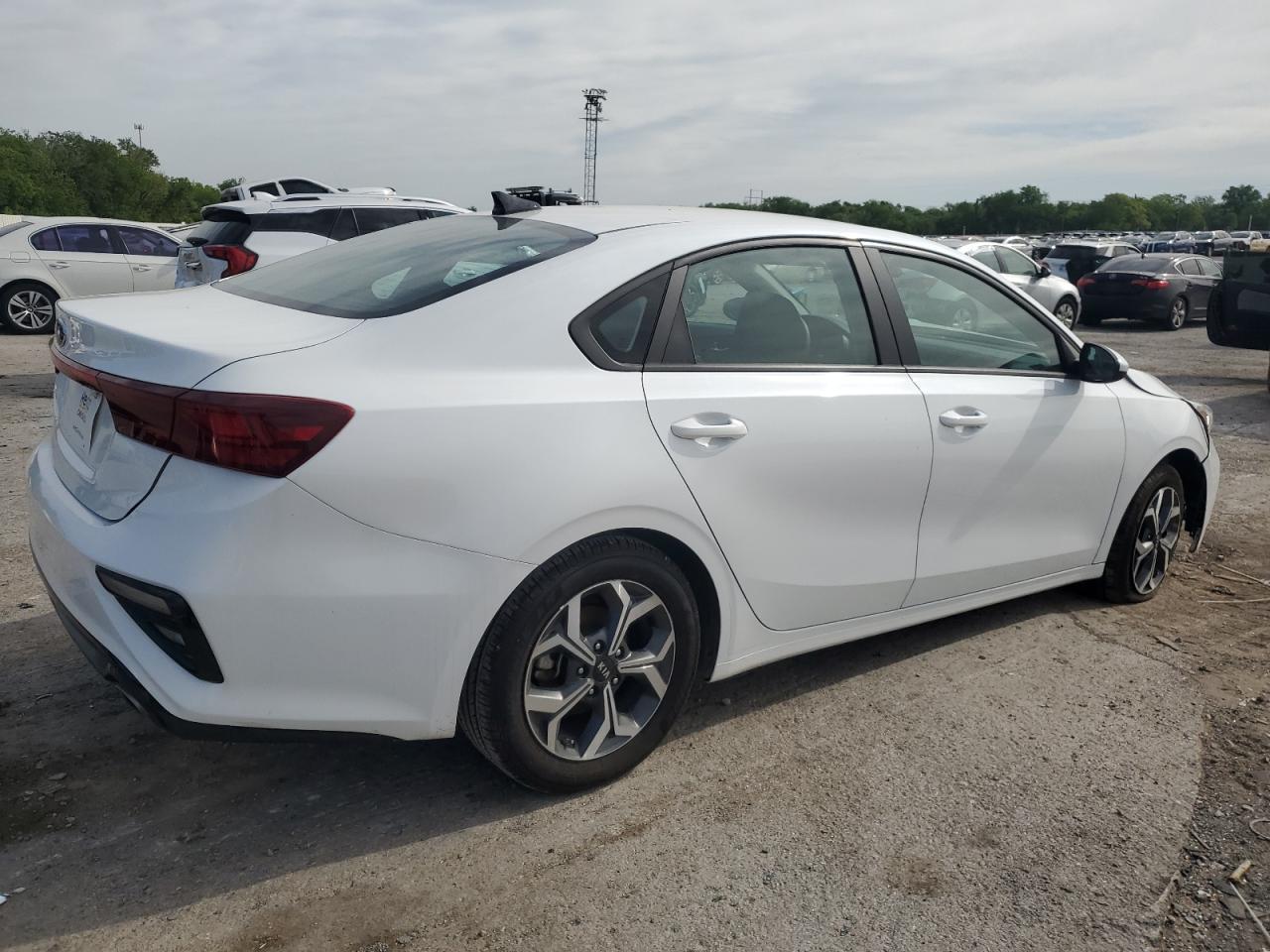 2021 Kia Forte Fe - Фото 3