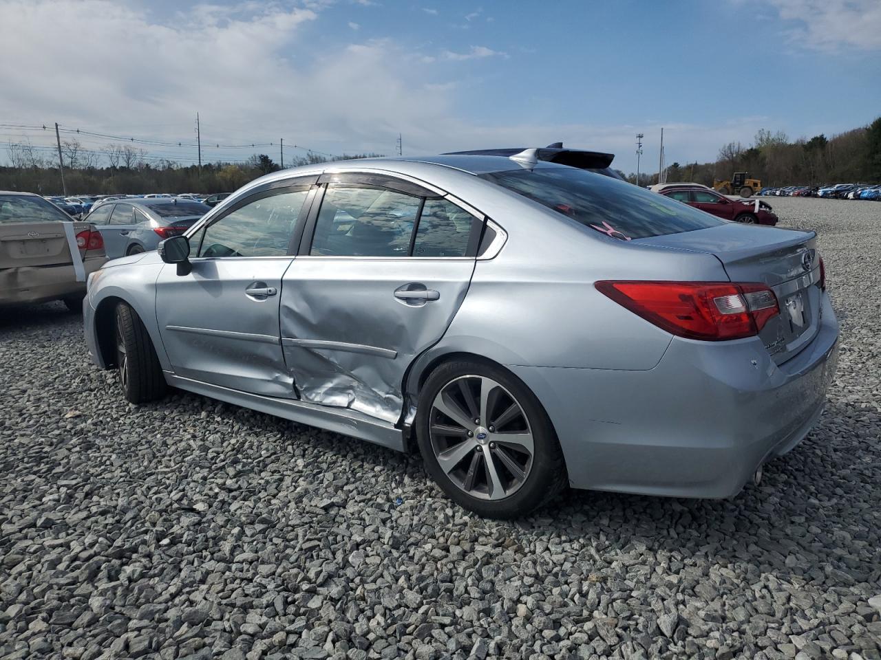 2017 Subaru Legacy 3.6R Limited - Фото 2