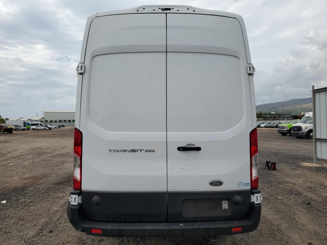 2022 Ford Transit T-250 - Фото 6