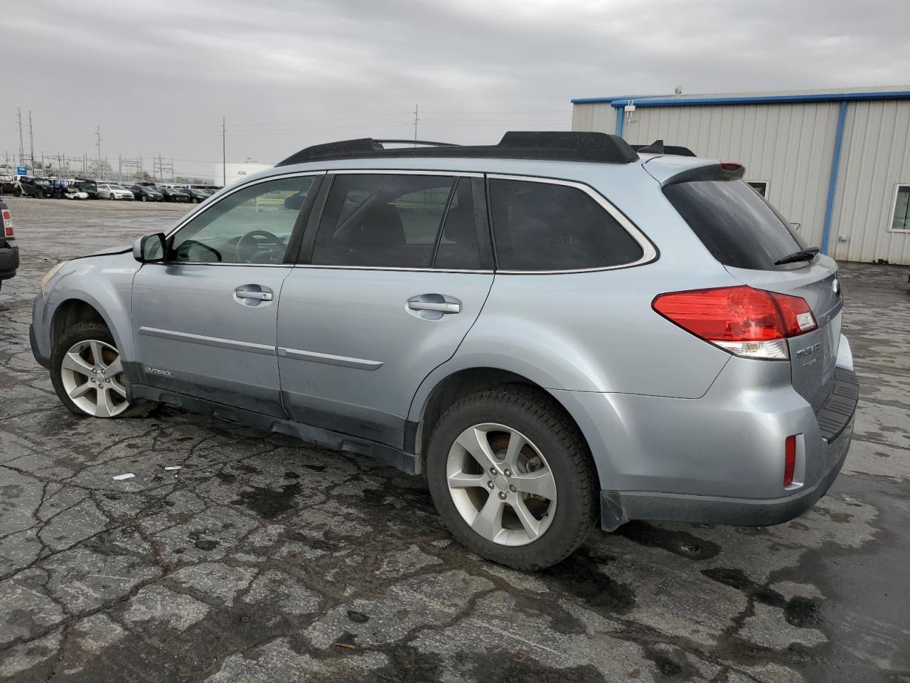2013 Subaru Outback 2.5I Limited - Image 2