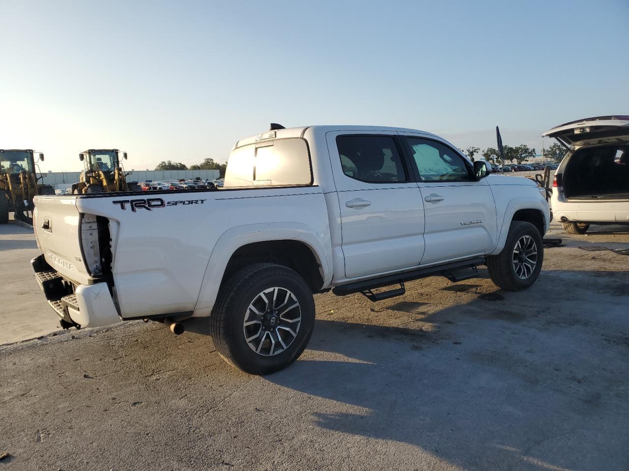 2021 Toyota Tacoma Trd Sport - Image 3