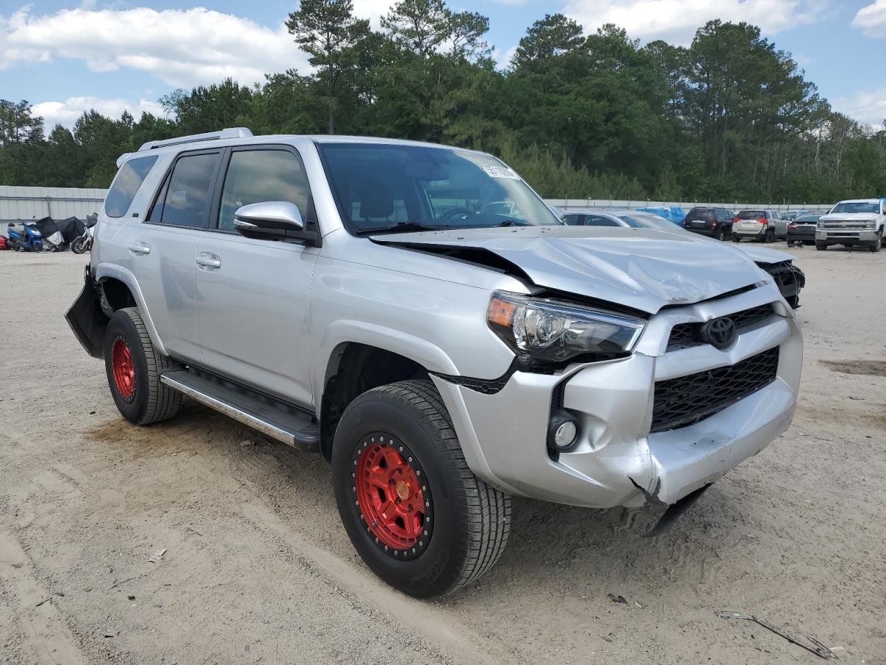 2014 Toyota 4Runner Sr5 - Image 4