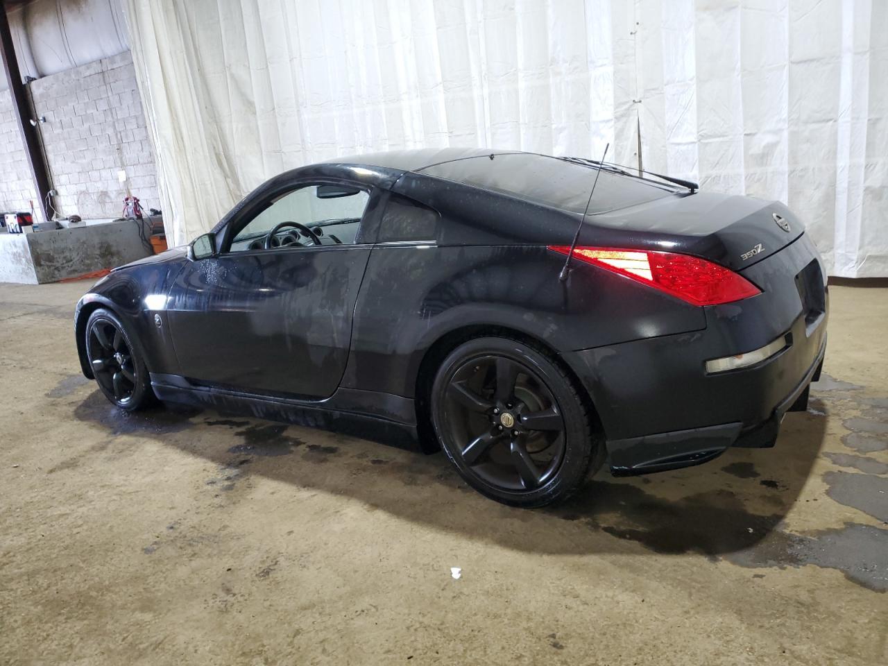 2007 Nissan 350Z Coupe - Image 2