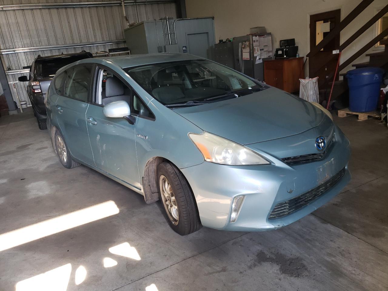 2014 Toyota Prius V - Image 4
