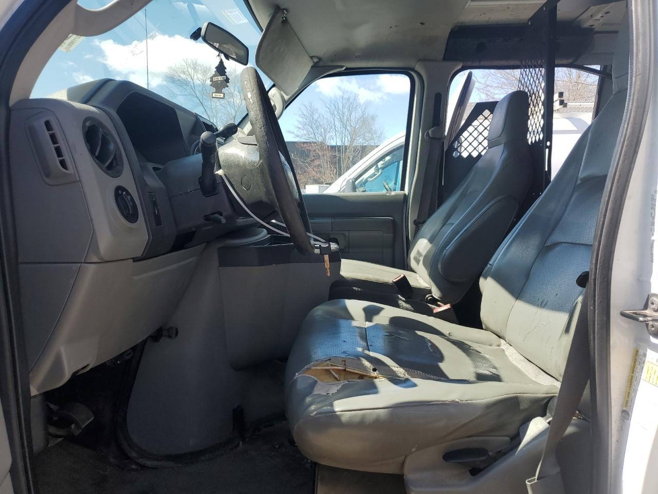 2012 Ford Econoline E250 Van - Фото 7