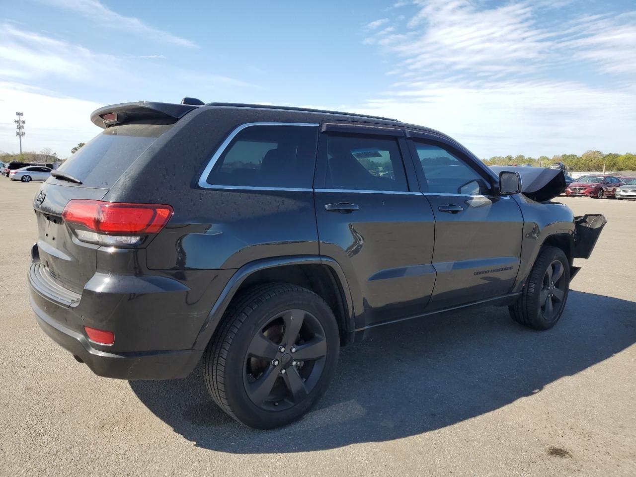 2015 Jeep Grand Cherokee Laredo - Image 3