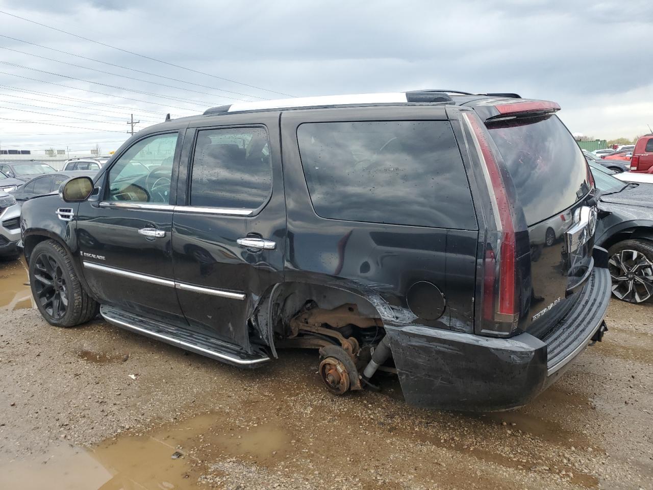 2007 Cadillac Escalade Luxury - Image 2