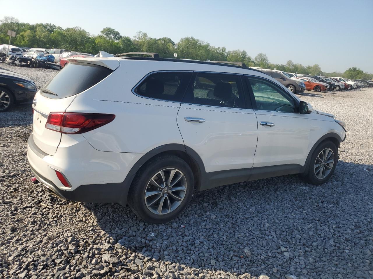 2017 Hyundai Santa Fe Se - Image 3