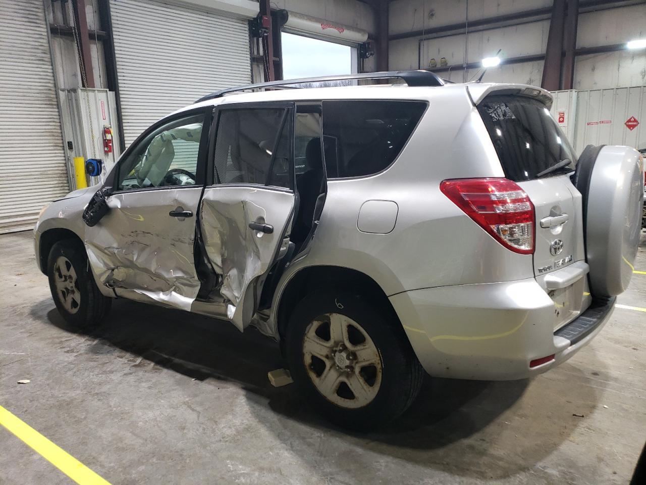 2010 Toyota Rav4 - Фото 2