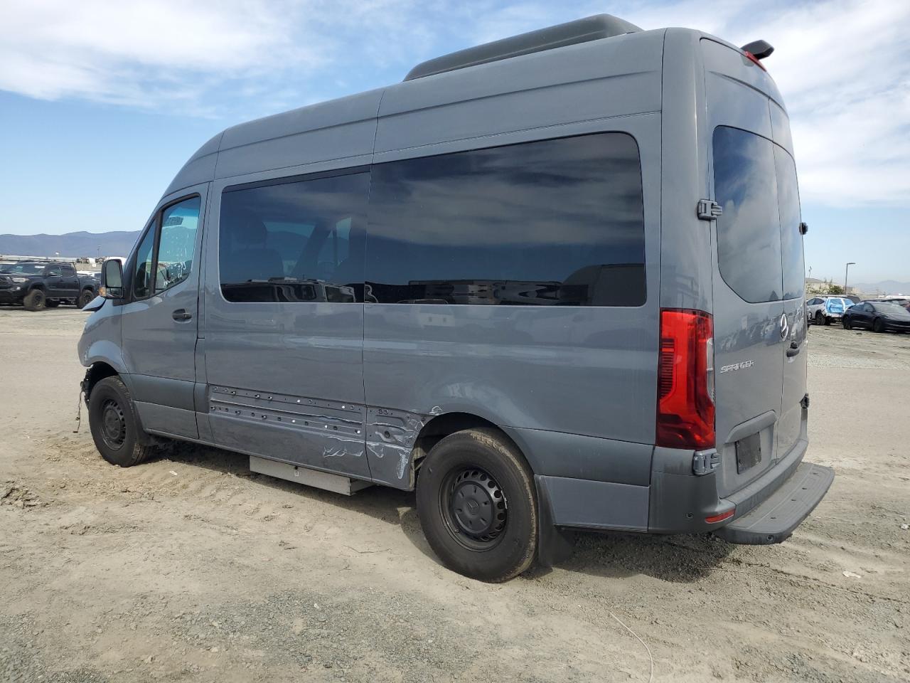 2021 Mercedes-Benz Sprinter 2500 - Фото 2
