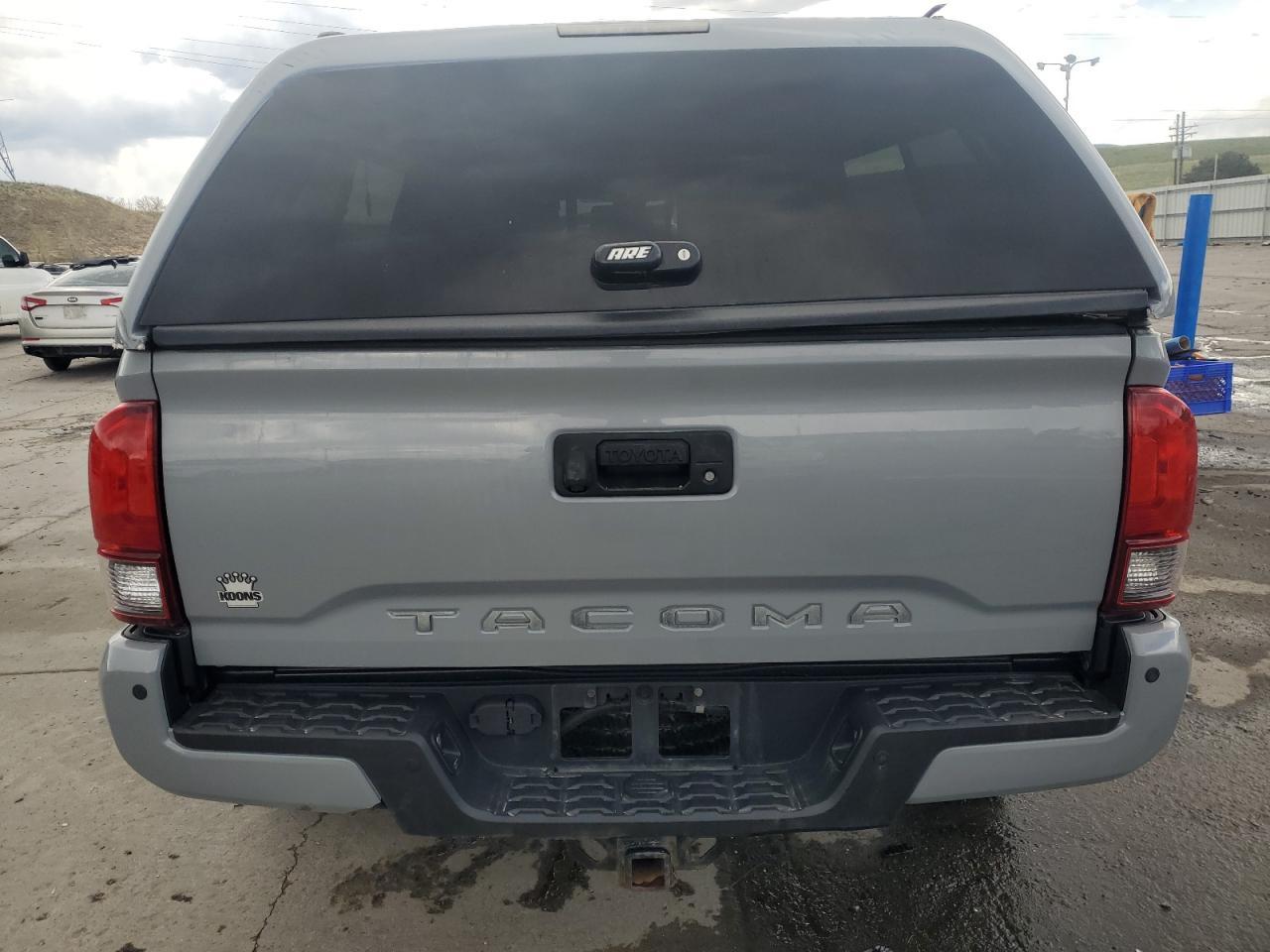 2018 Toyota Tacoma Double Cab - Image 6