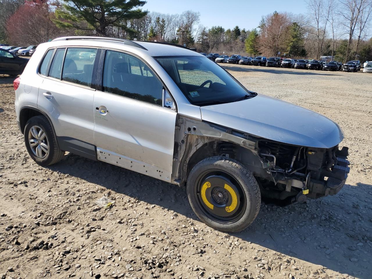 2017 Volkswagen Tiguan S - Фото 4