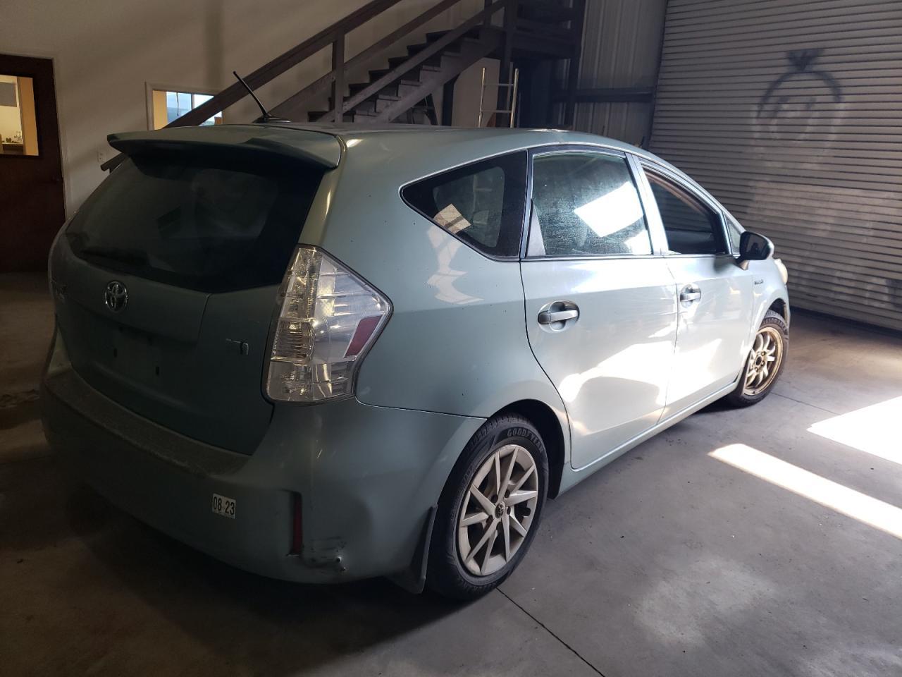 2014 Toyota Prius V - Image 3
