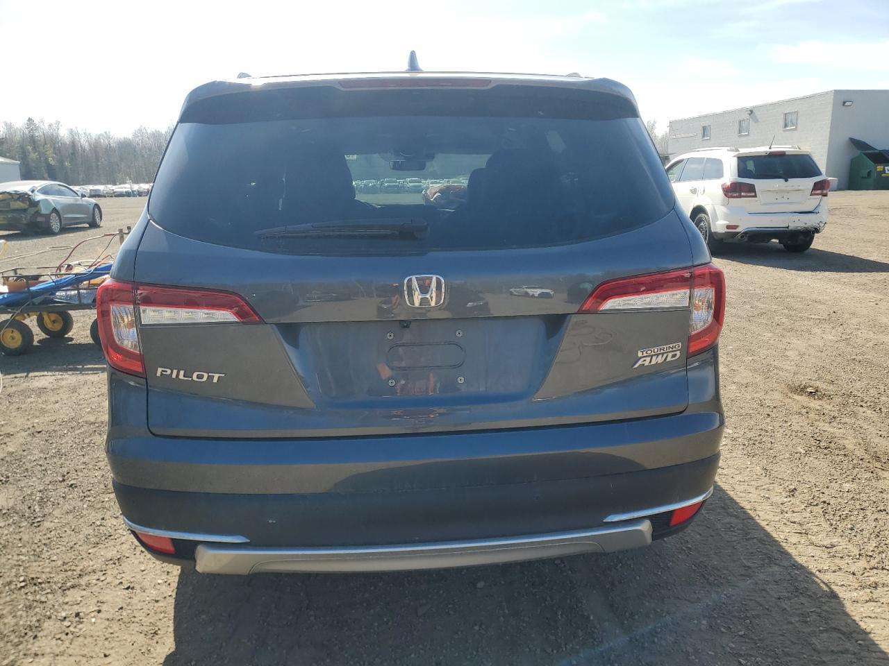 2022 Honda Pilot Touring - Image 6