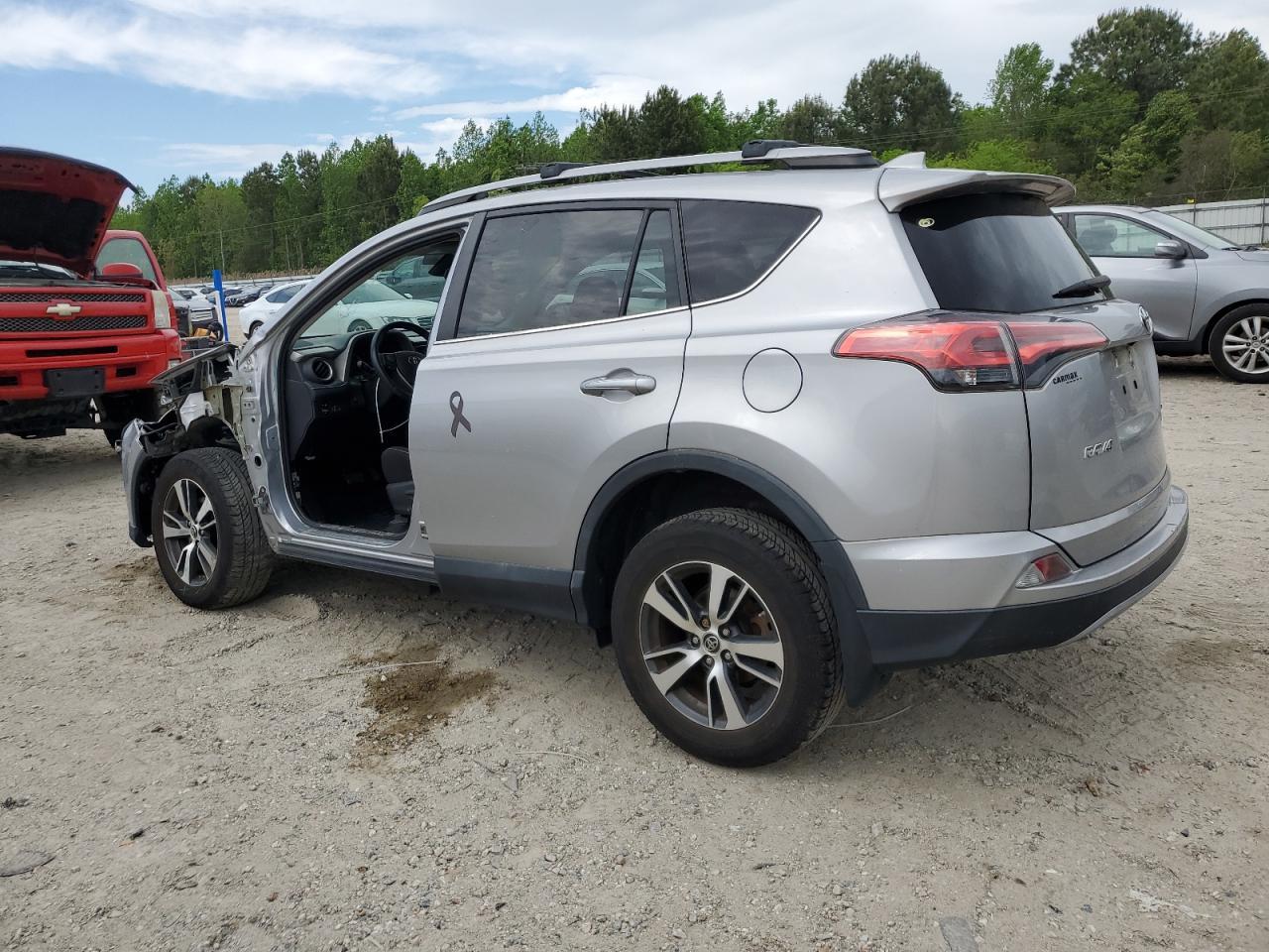 2017 Toyota Rav4 Xle - Image 2
