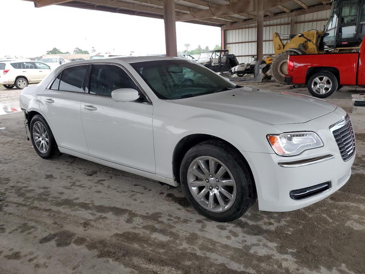 2014 Chrysler 300 - Image 4