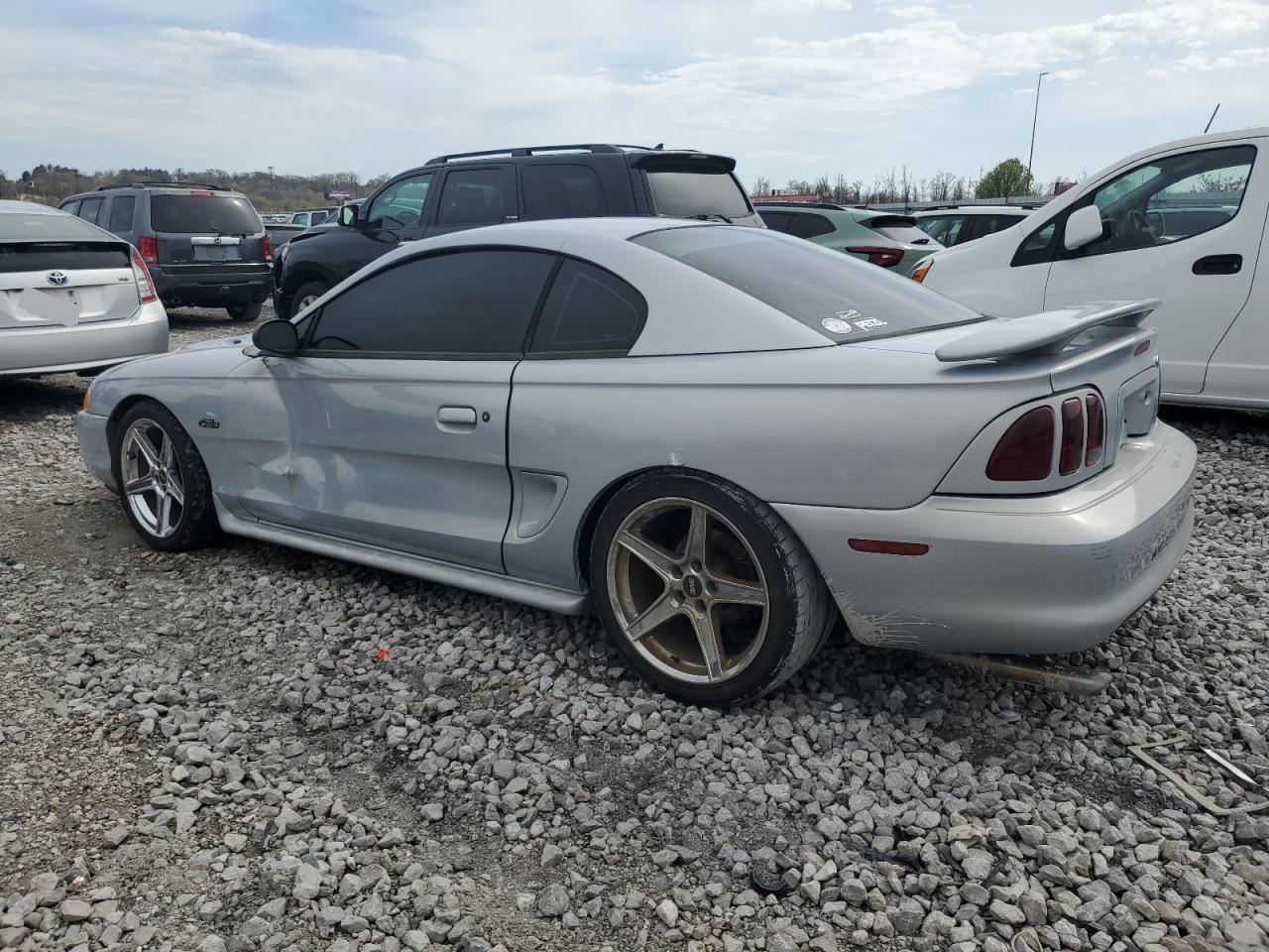 1996 Ford Mustang Gt - Фото 2
