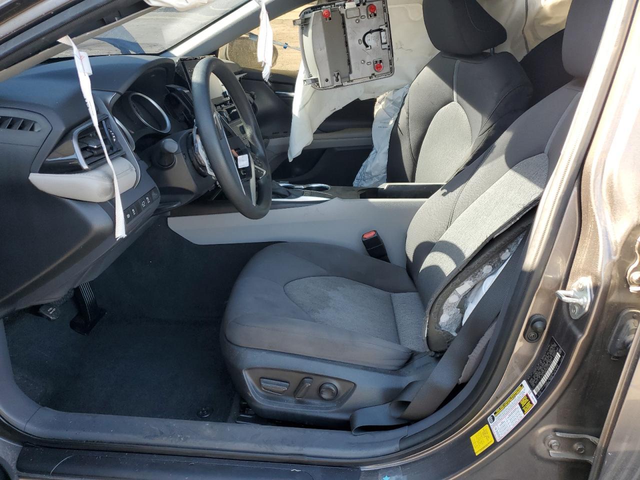 2023 Toyota Camry Le - Image 7