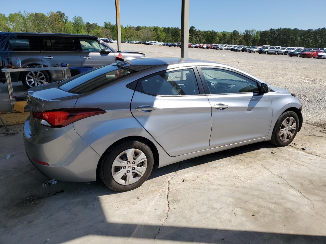 2016 Hyundai Elantra Se - Фото 3