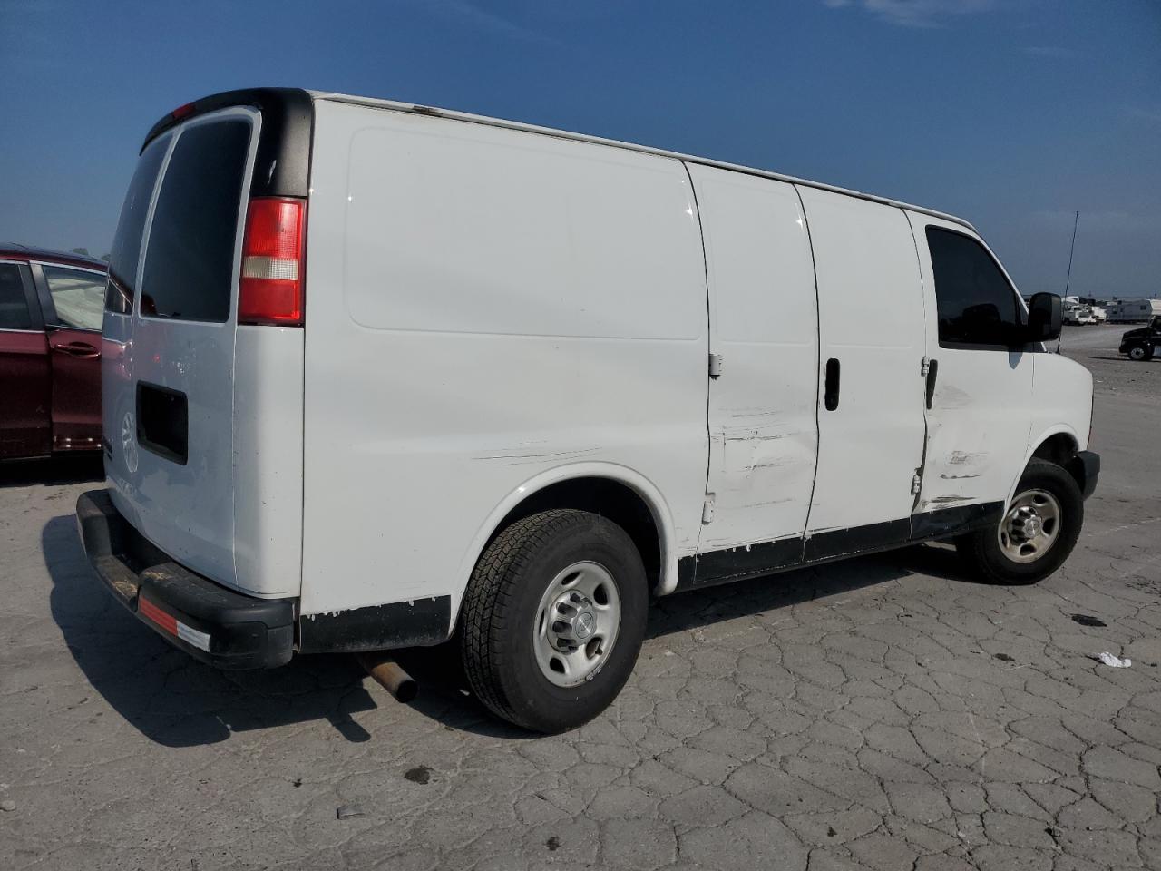 2015 Chev Express G2500 - Image 3