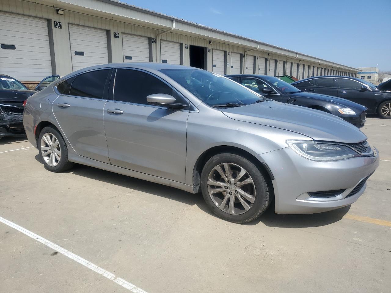 2022 Chrysler 200 Limited - Image 4