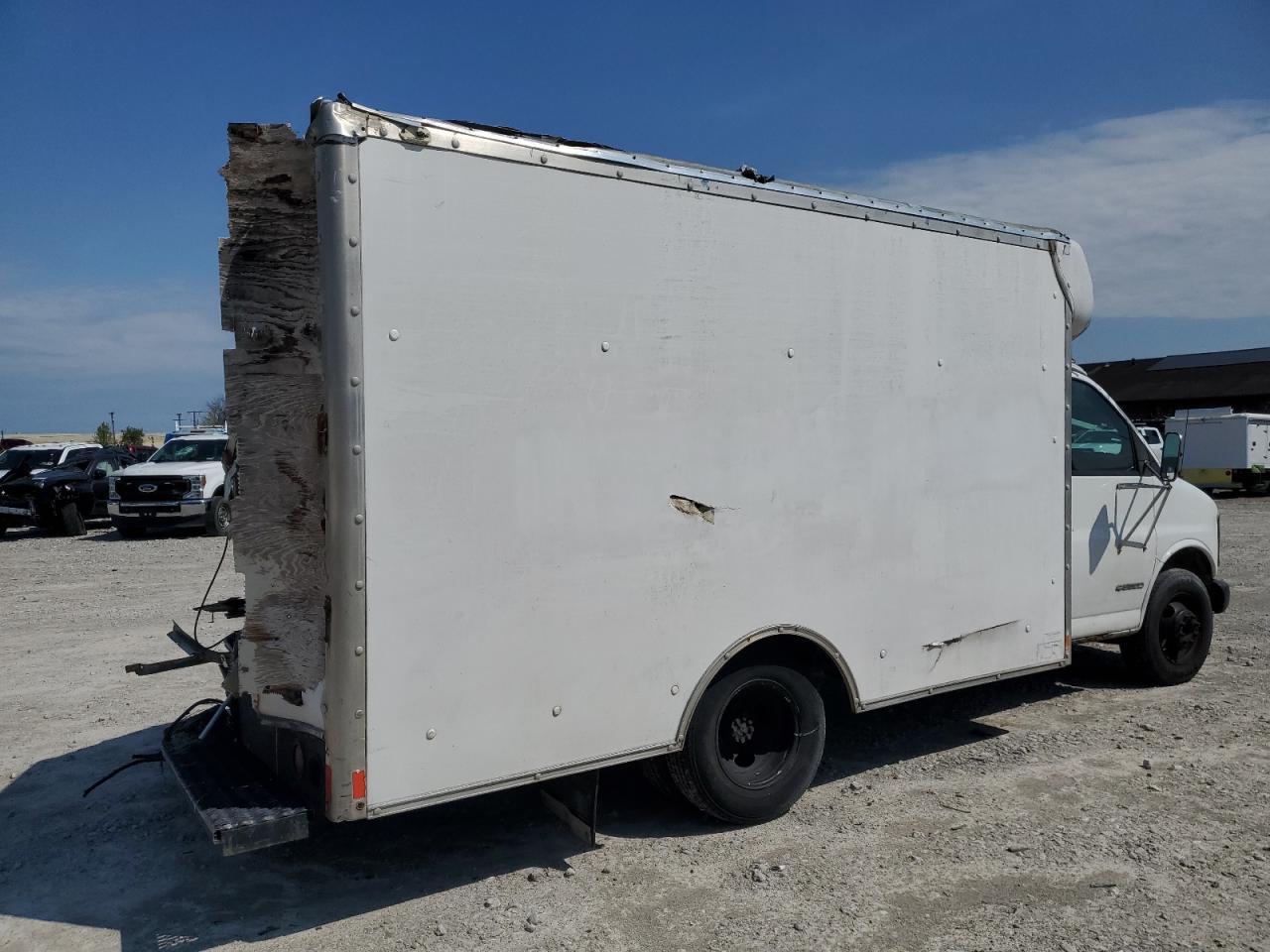 2002 Chevrolet Express G3500 - Image 3