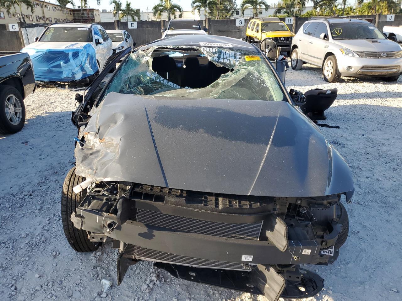 2025 Hyundai Elantra Se - Image 5