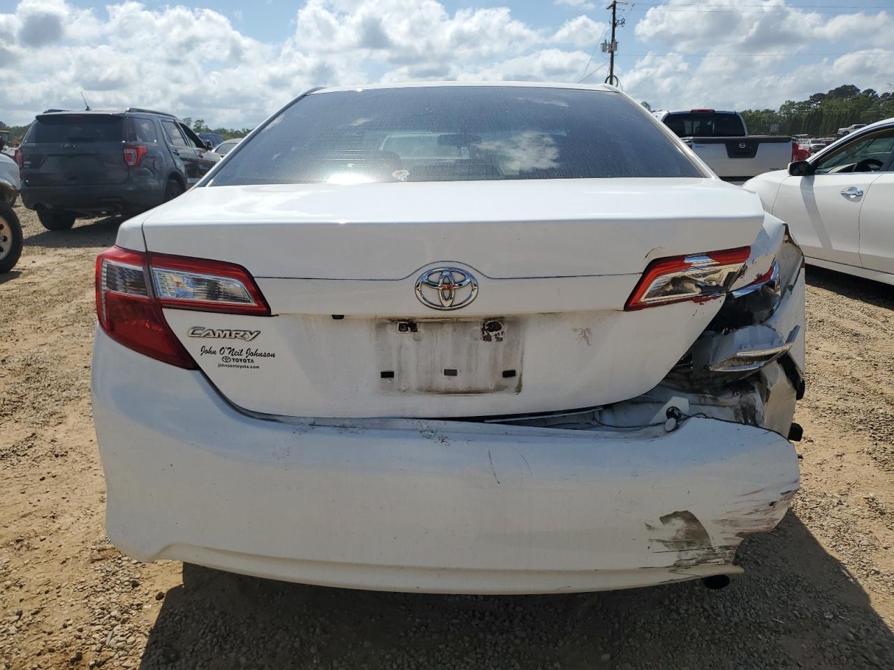 2014 Toyota Camry L - Image 6