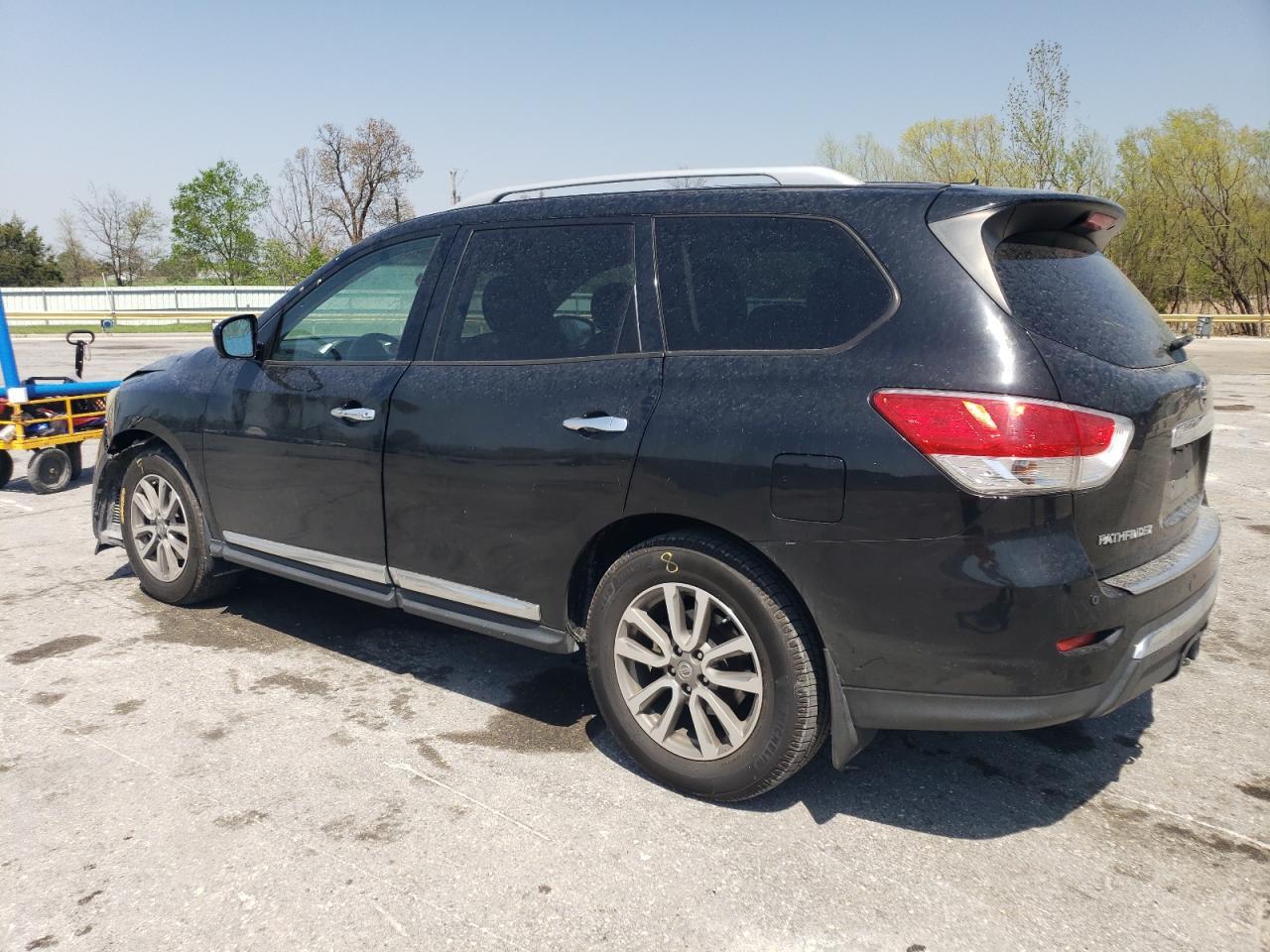 2015 Nissan Pathfinder S - Фото 2