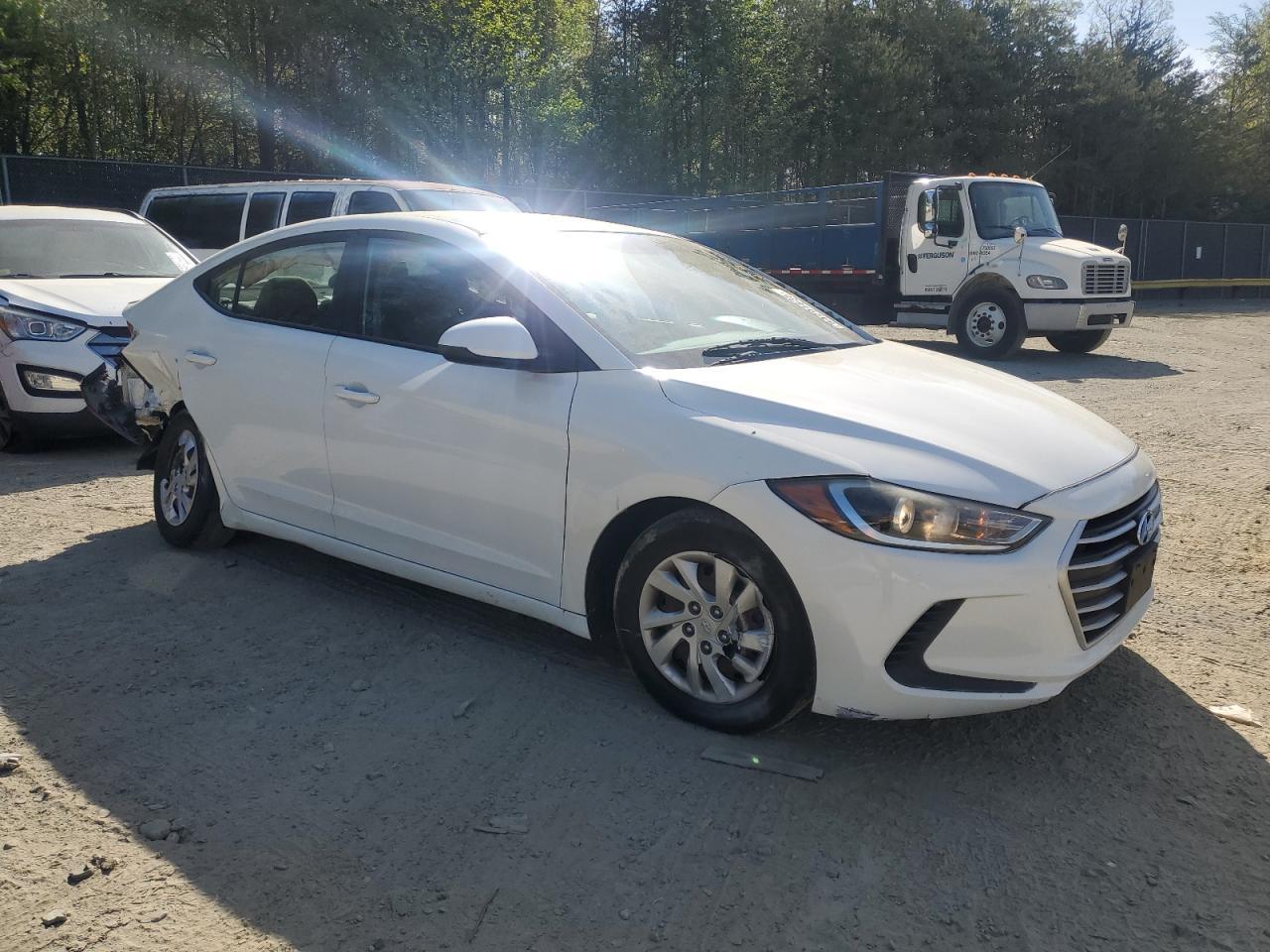 2017 Hyundai Elantra Se - Фото 4