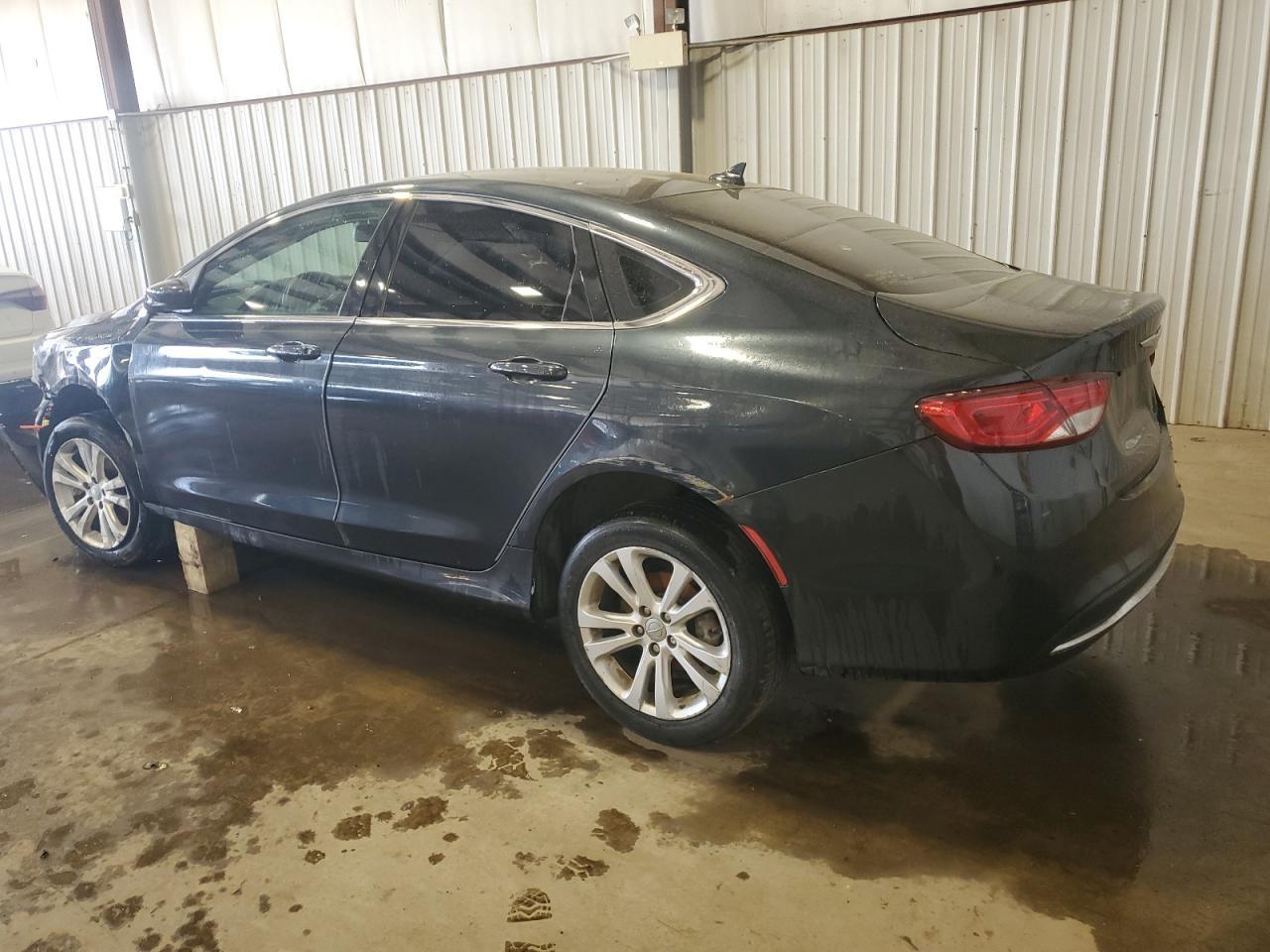 2017 Chrysler 200 Limited - Фото 2