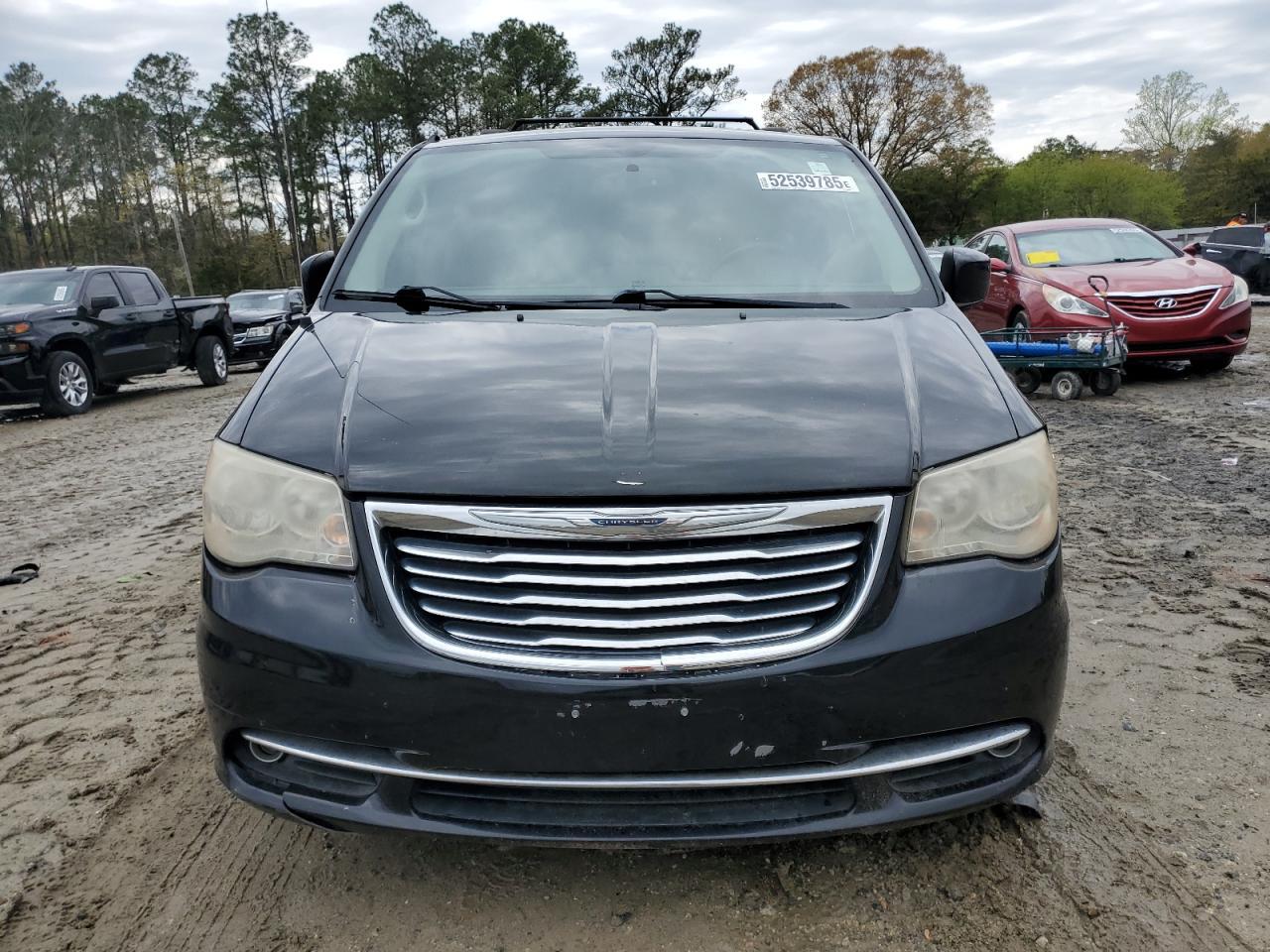 2012 Chrysler Town & Country Touring - Image 5
