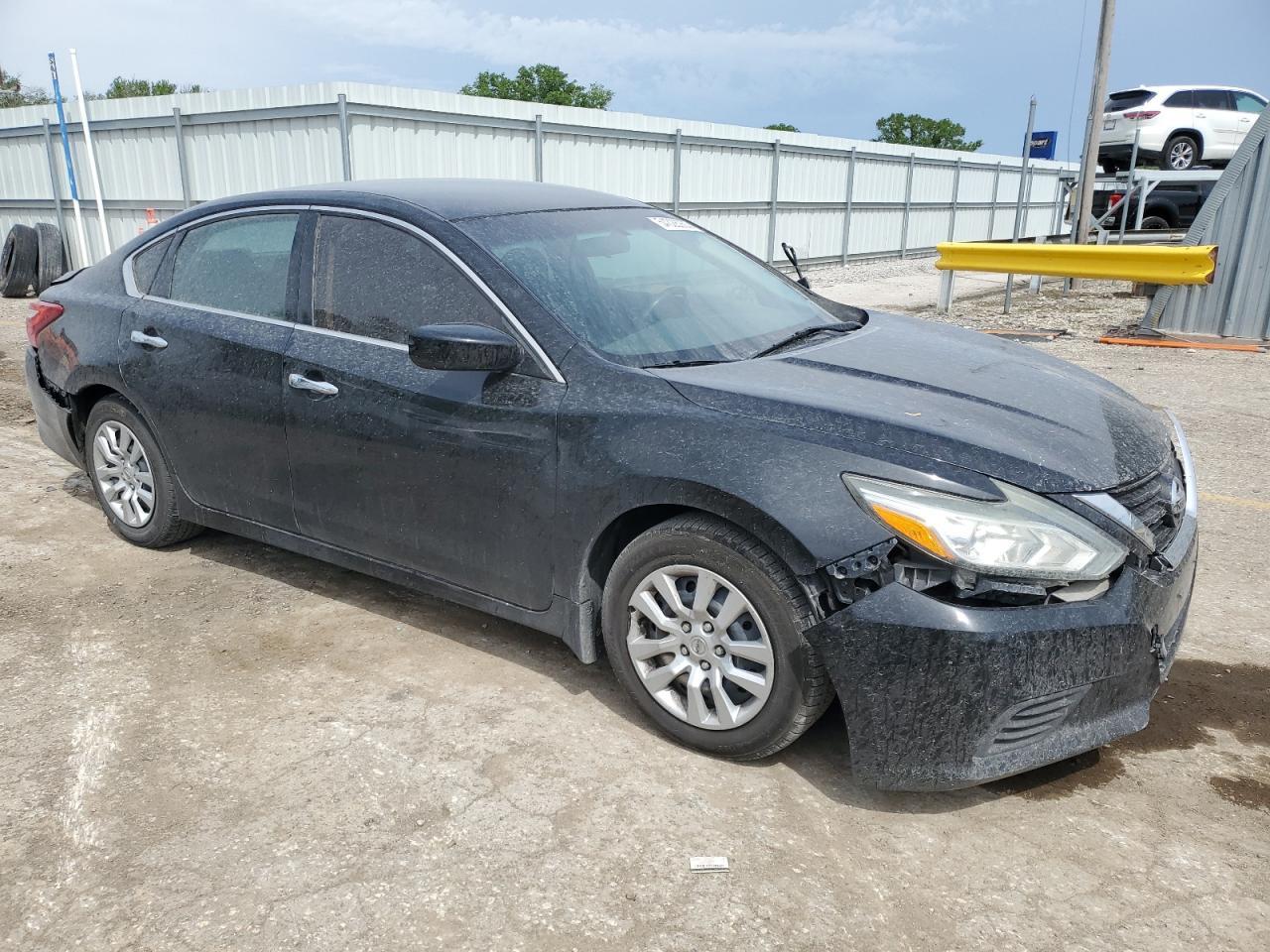 2016 Nissan Altima 2.5 - Image 4