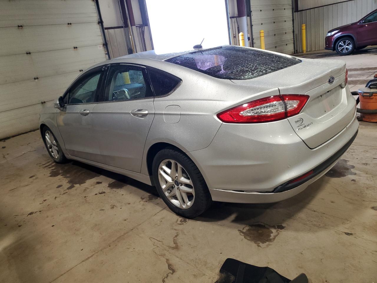 2016 Ford Fusion Se - Фото 2