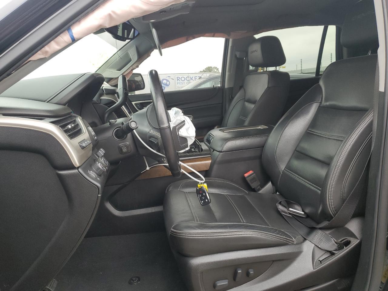 2019 GMC Yukon Denali - Фото 7