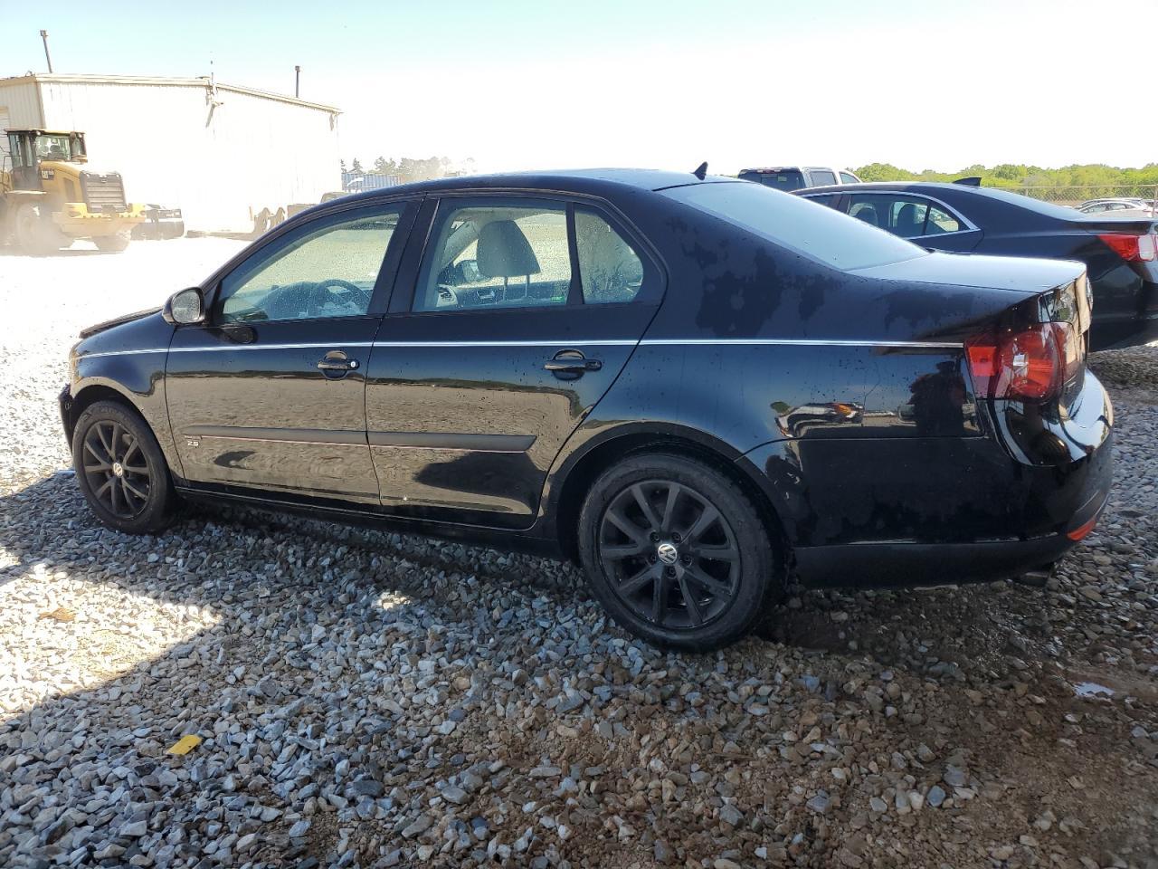 2010 Volkswagen Jetta Limited - Фото 2