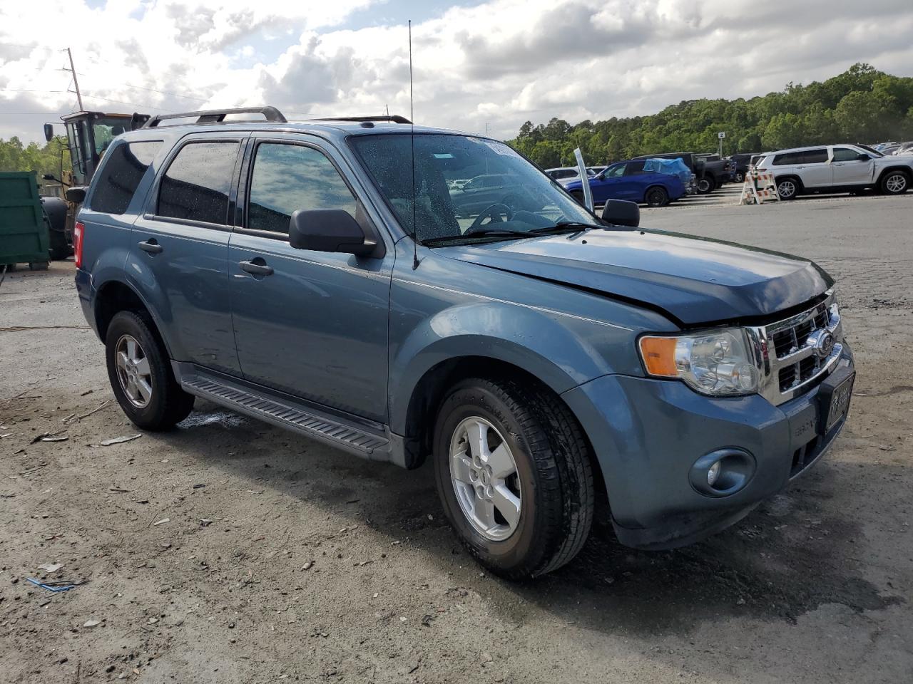 2011 Ford Escape Xlt - Image 4