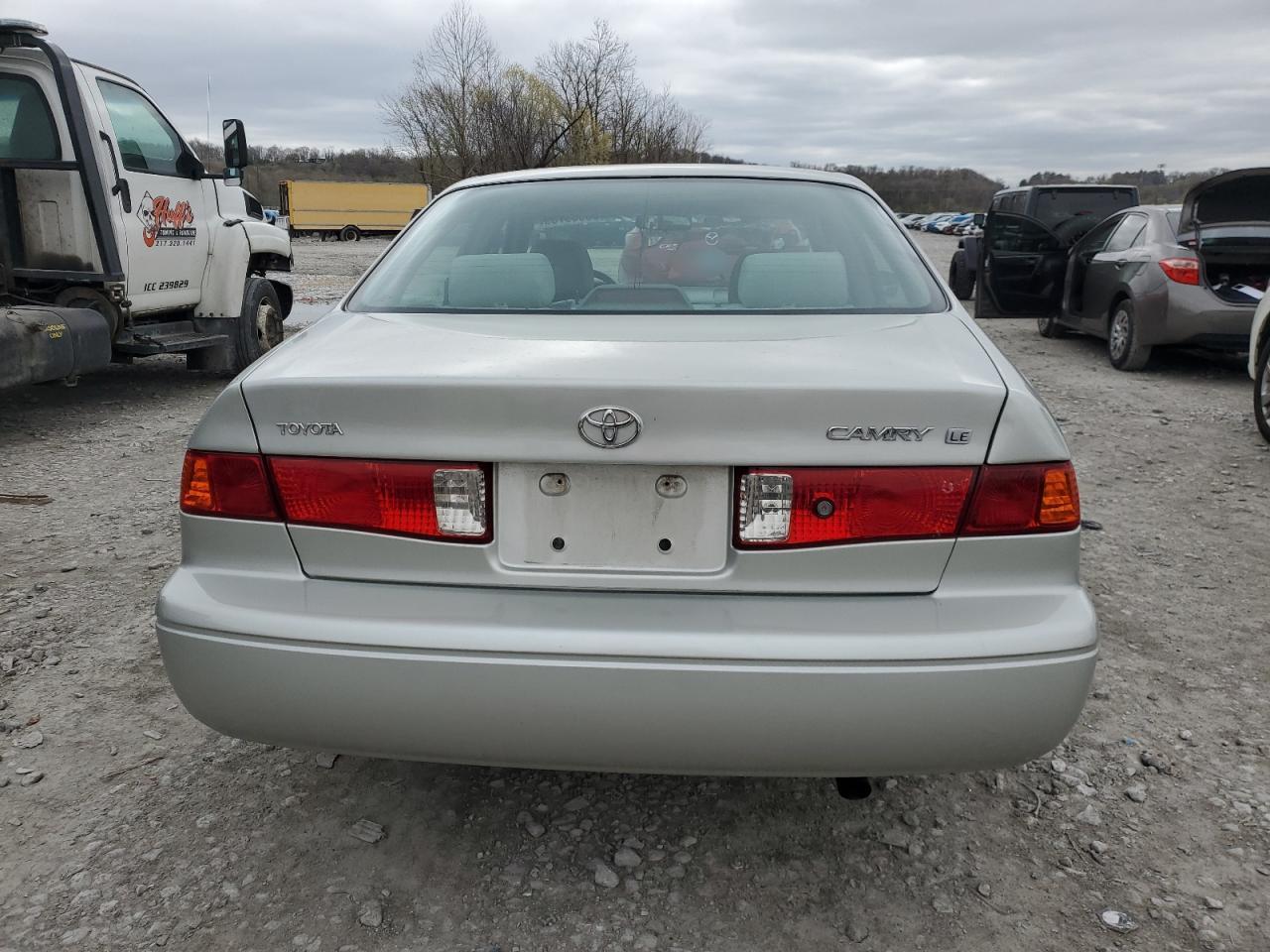 2000 Toyota Camry Ce - Image 6