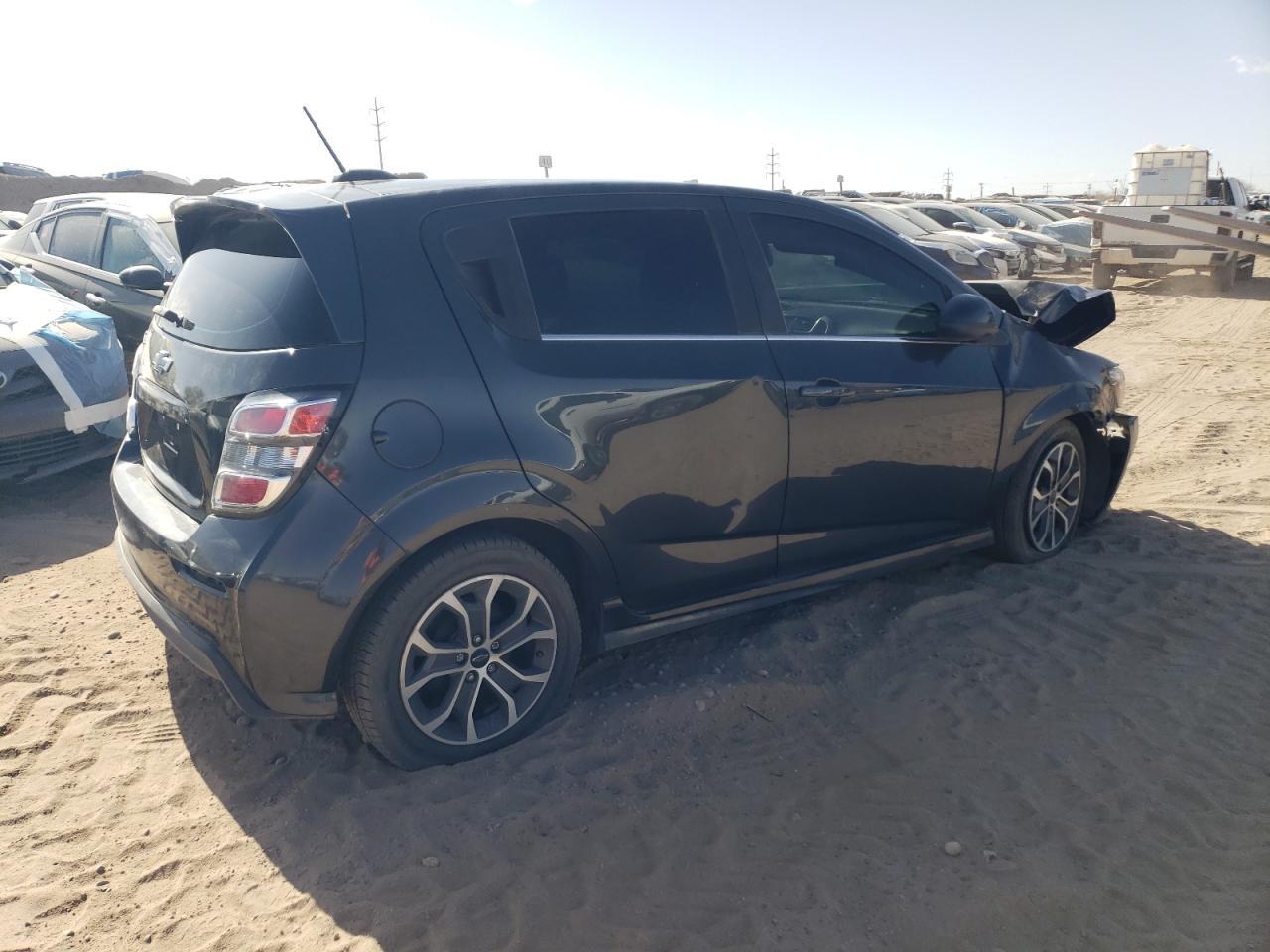 2018 Chevrolet Sonic Lt - Фото 3