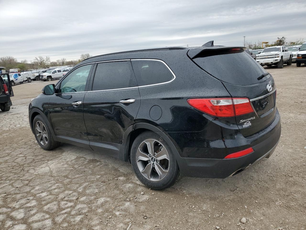 2014 Hyundai Santa Fe Gls - Image 2
