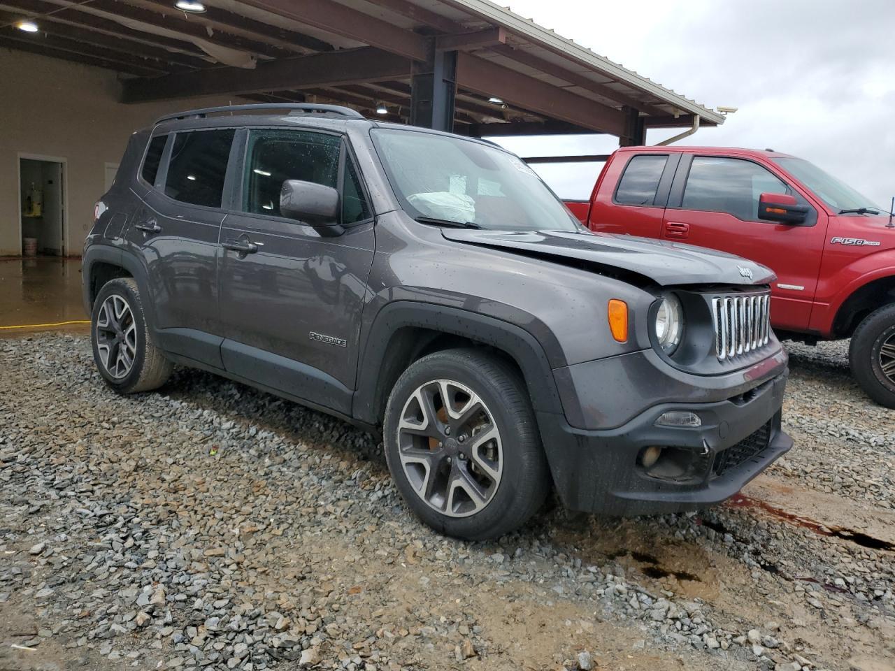 2018 Jeep Renegade Latitude - Image 4