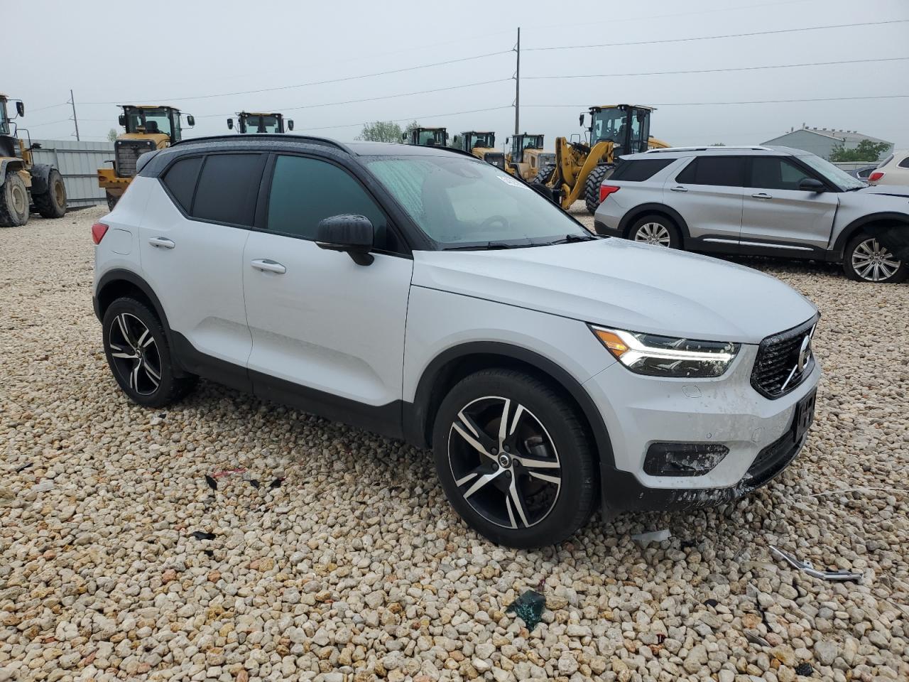 2021 Volvo Xc40 T5 R-Design - Image 4