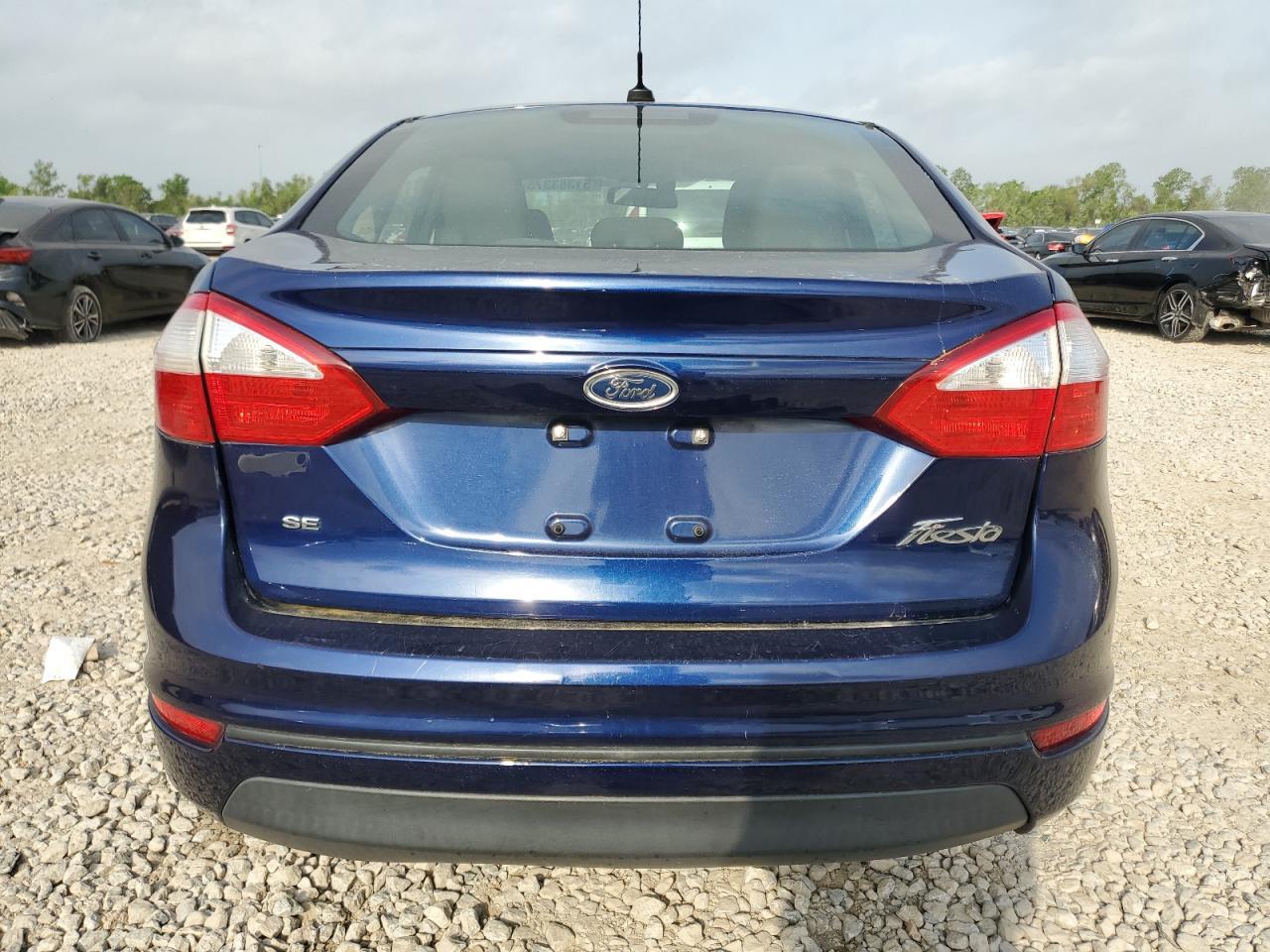 2016 Ford Fiesta Se - Image 6