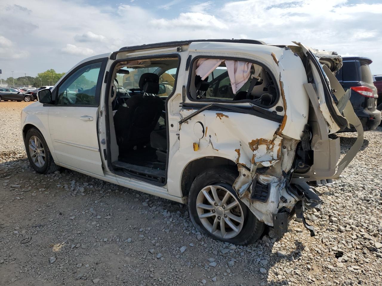 2013 Dodge Grand Caravan Sxt - Image 2