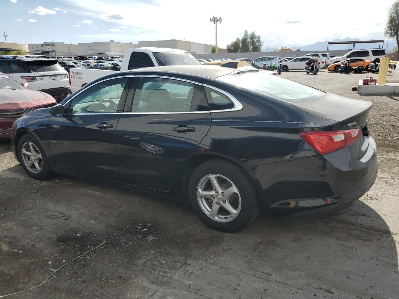 2016 Chevrolet Malibu Ls - Фото 2