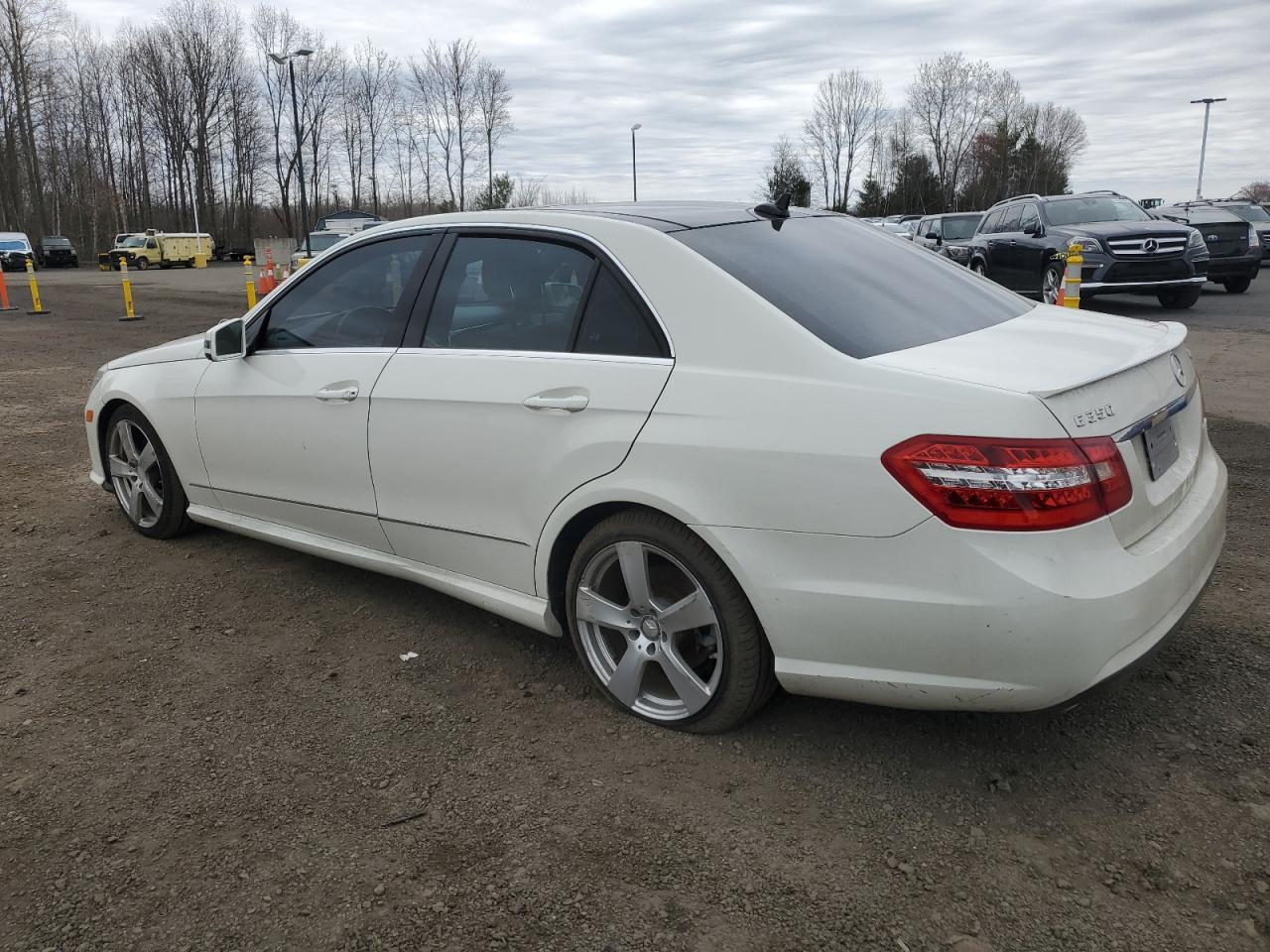2011 Mercedes-Benz E 350 4Matic - Фото 2