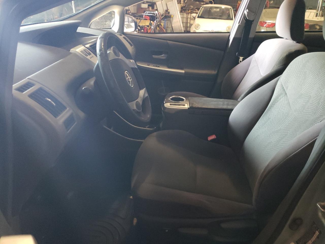 2014 Toyota Prius V - Image 7