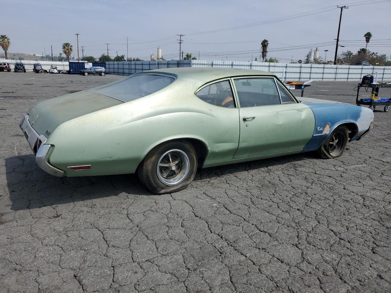 1970 Oldsmobile Cutlass - Image 3