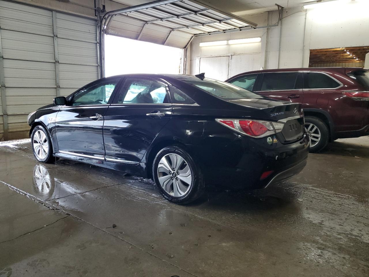 2013 Hyundai Sonata Hybrid - Image 2